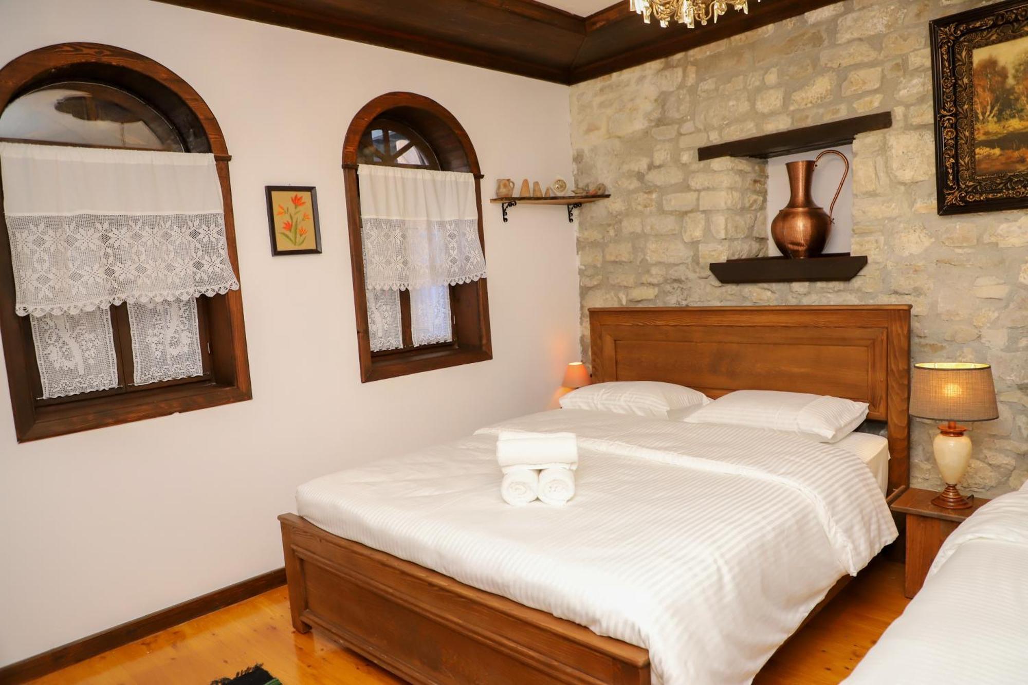 Vila Art Berat Castle Exterior photo