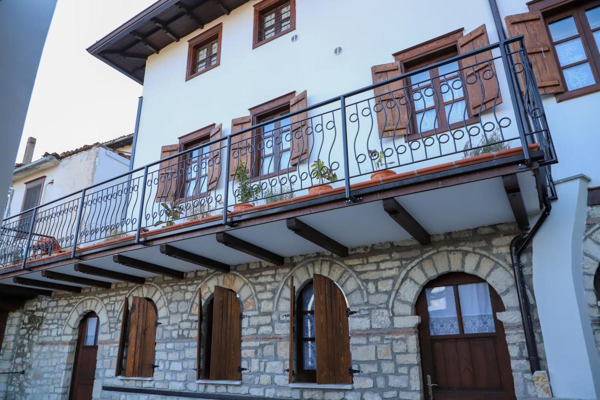 Vila Art Berat Castle Exterior photo